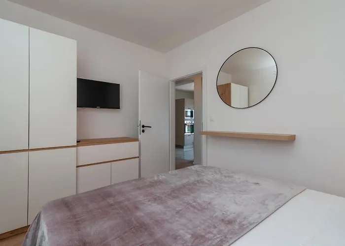 아파트 Eight By Kuzmanic 트로기르