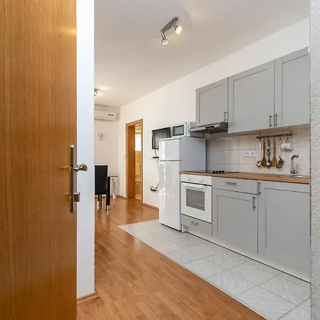 Apartment Eight By Kuzmanic Trogir