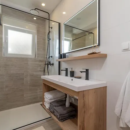Eight By Kuzmanic Apartment Trogir