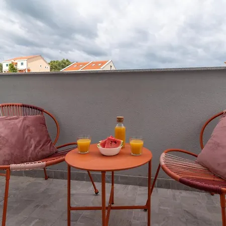 Eight By Kuzmanic Apartamento Trogir