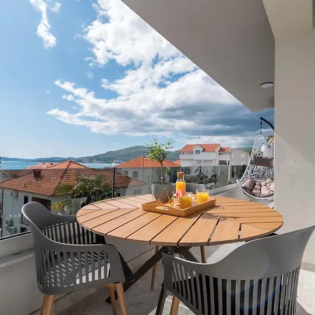 Eight By Kuzmanic Apartamento Trogir