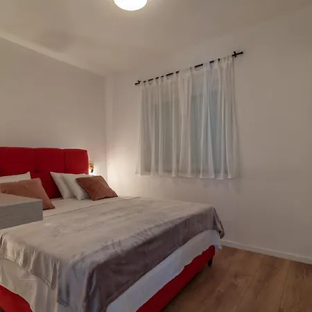 Eight By Kuzmanic Apartment *