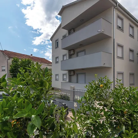 Apartment Eight By Kuzmanic